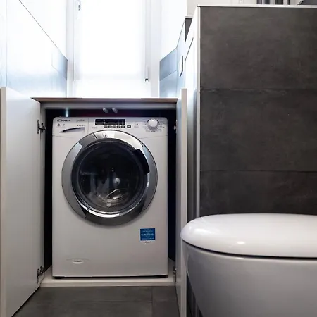 Elegante Bilocale In De Angeli - Piazzale Siena Apartmán
