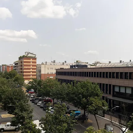 Appartamento Elegante Bilocale In De Angeli - Piazzale Siena *