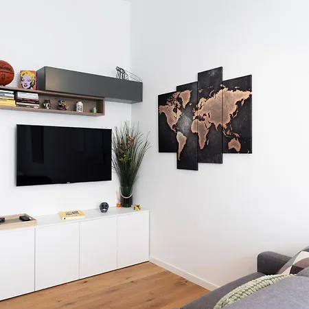 Apartment Elegante Bilocale In De Angeli - Piazzale Siena Milan