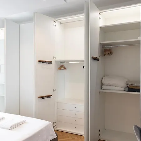 Elegante Bilocale In De Angeli - Piazzale Siena Apartment